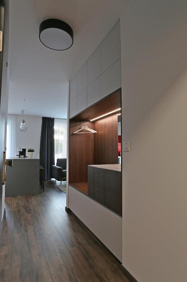 Modern Apartment Near The City Centre Urban Bratislava Exterior foto