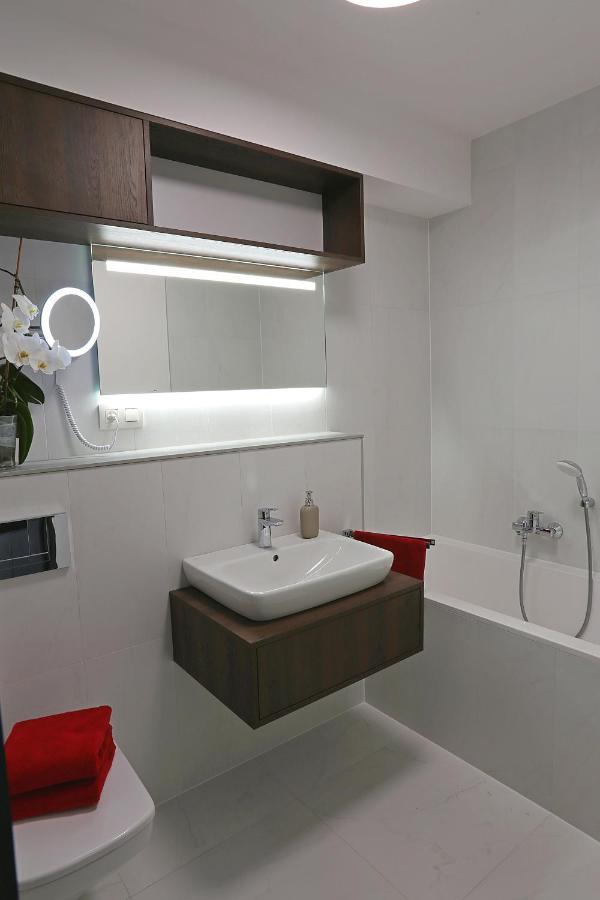 Modern Apartment Near The City Centre Urban Bratislava Exterior foto